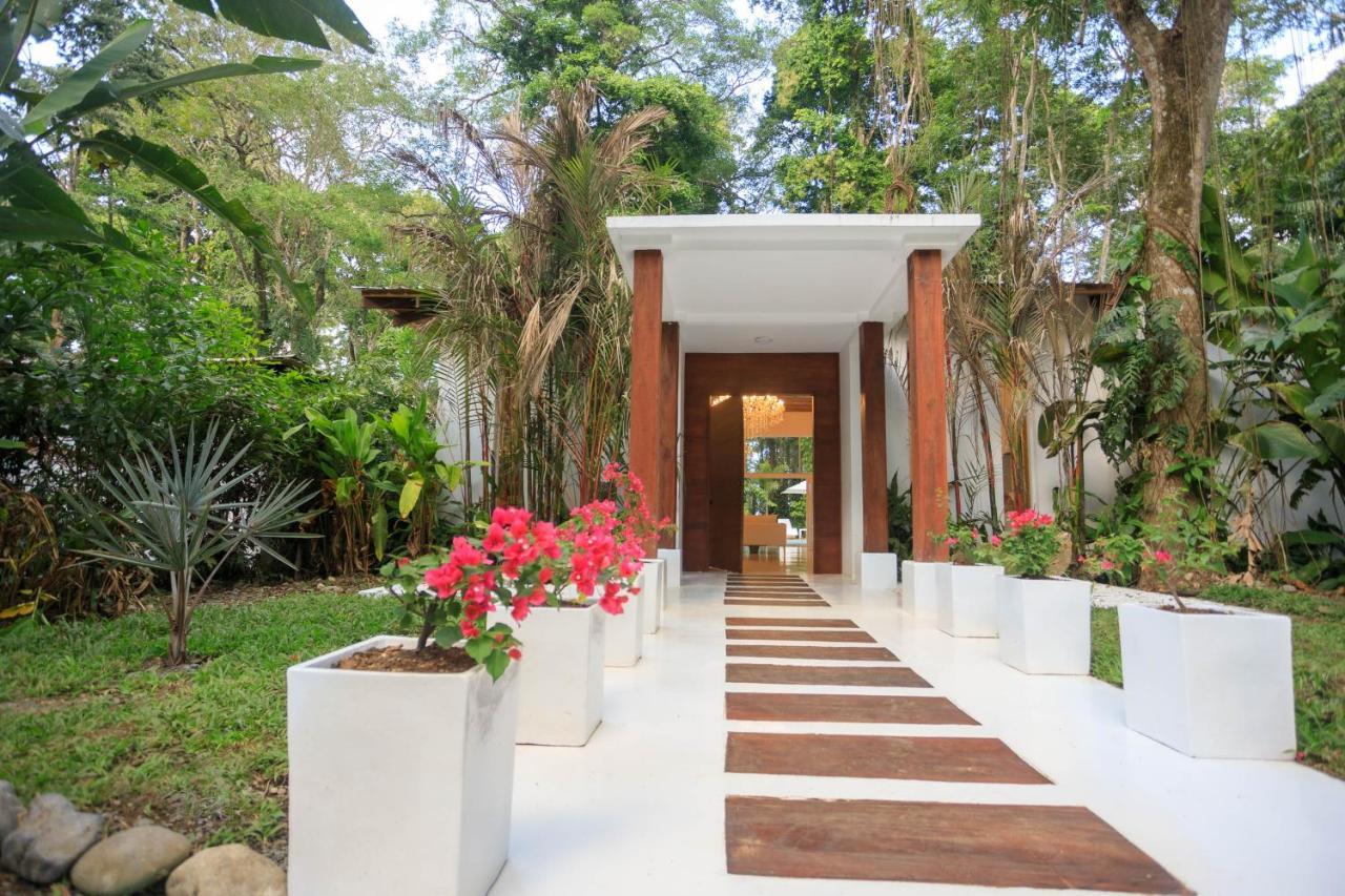 Gigi Brown Villa Paparazzi Beachfront Puerto Viejo de Talamanca Экстерьер фото